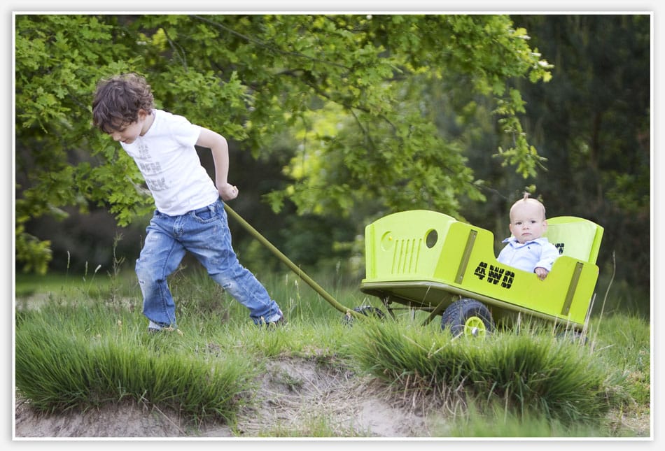 Trekken van de bolderkar voor op de foto