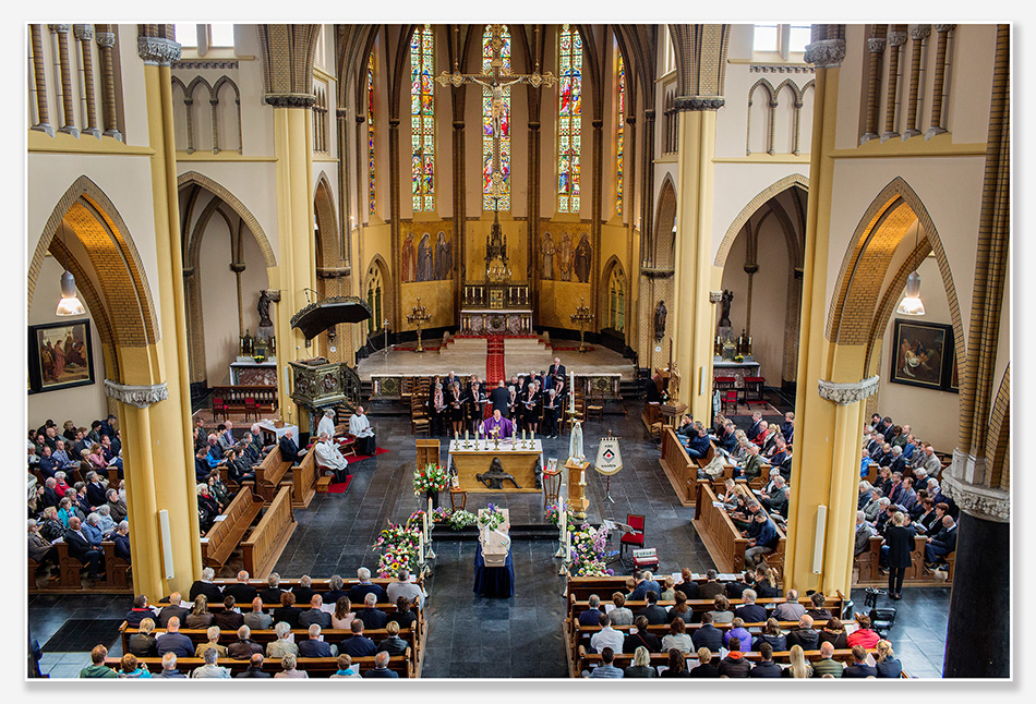 Afscheidsdienst in de kerk van Helvoirt