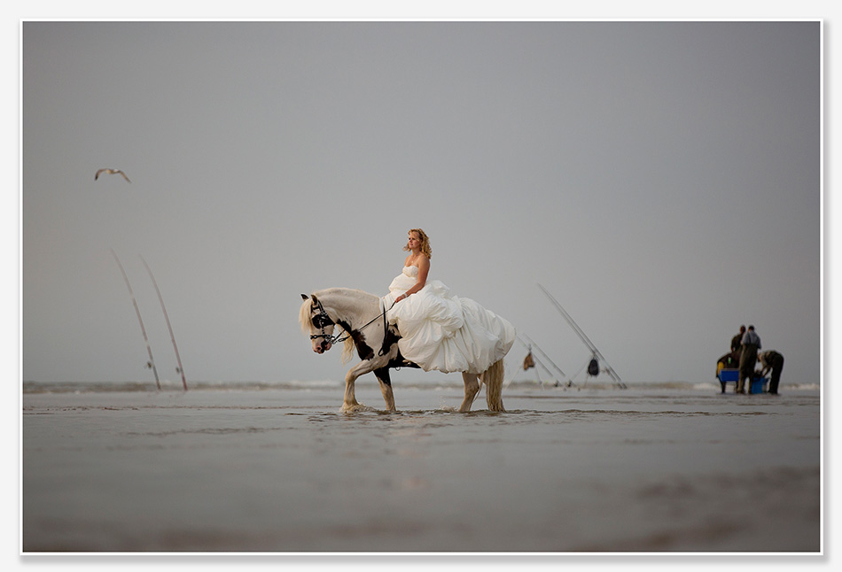Bijzondere sfeer bij de shoot op het strand van Noordwijk
