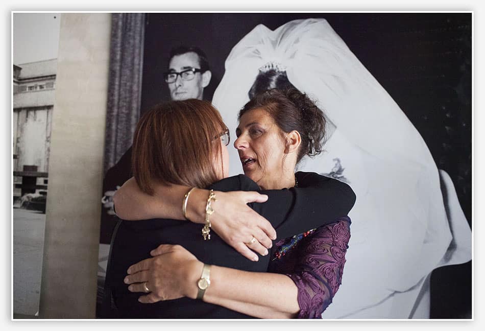 Emoties tussen moeders bruid en bruidegom