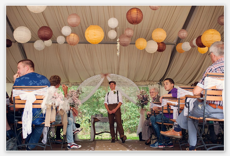 Bruidegom wacht op zijn bruid