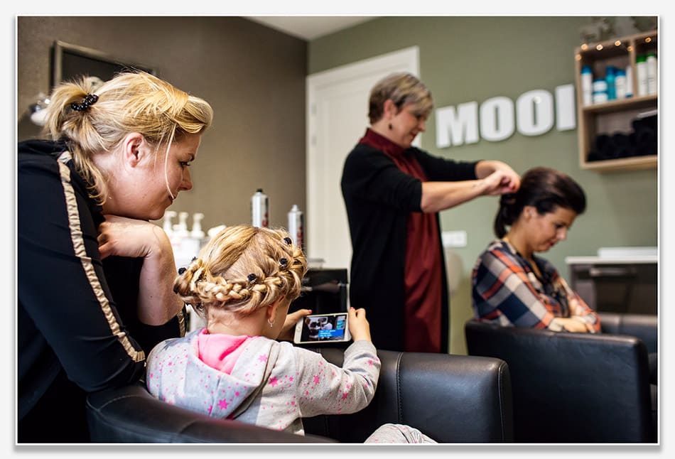 Opmaken van de bruid bij MOOI in Esch