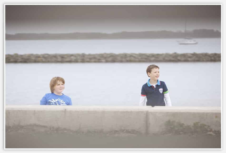 Fotoshoot langs de waterkant in Naarden