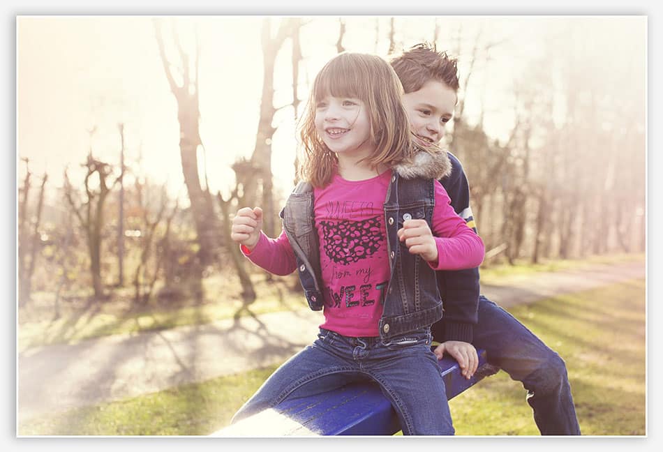 Kinderfotografie_Boxtel Broer en zus op de wip