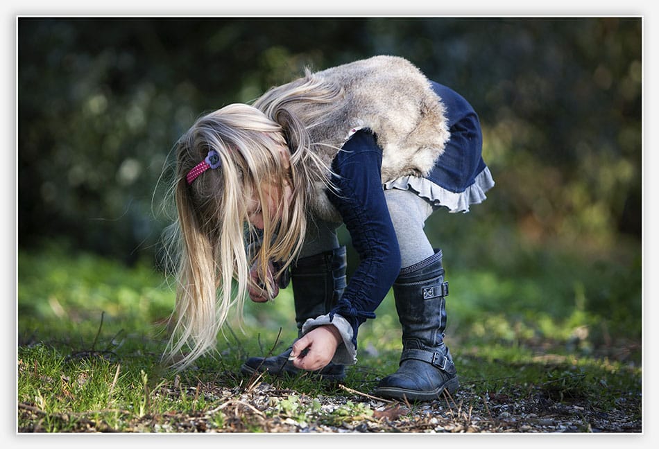 Meisje verzonden in haar spel 