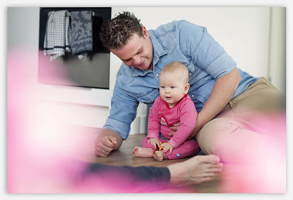 Lifestylefotografie_Den Bosch Papa en dochtertje aan het spelen