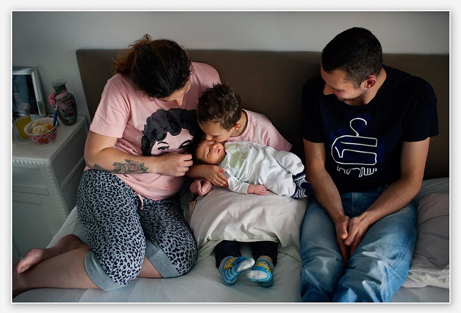 Familiemomentje met newborn baby