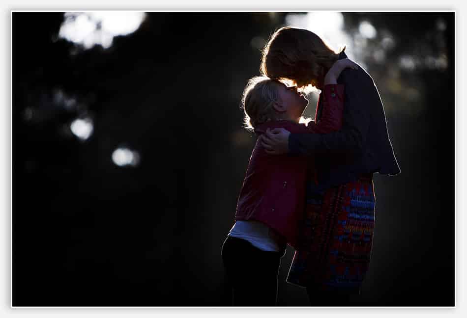 Portretfotografie_Udenhout Omhelzing moeder en dochter