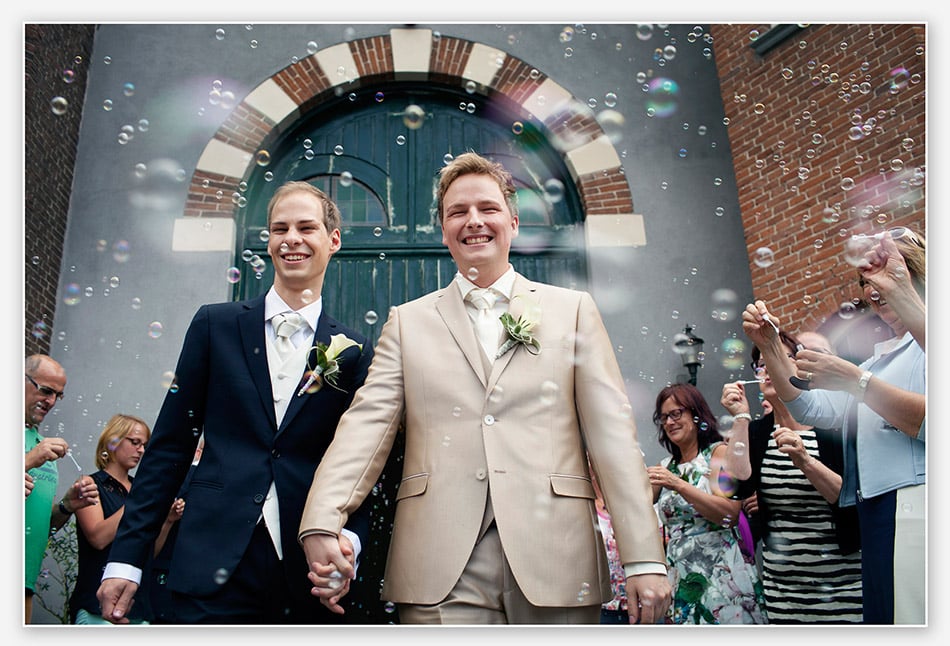 Bruidegom en Bruidegom verlaten Kasteel Stapelen