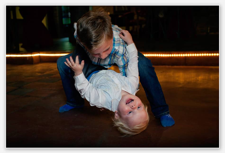 Bruidsjonkers op de dansvloer