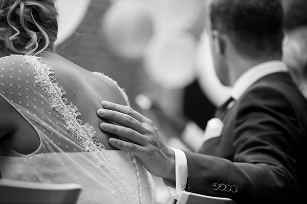 Trouwfotografie_Soulmates Images_10_bruidspaar tijdens de speech