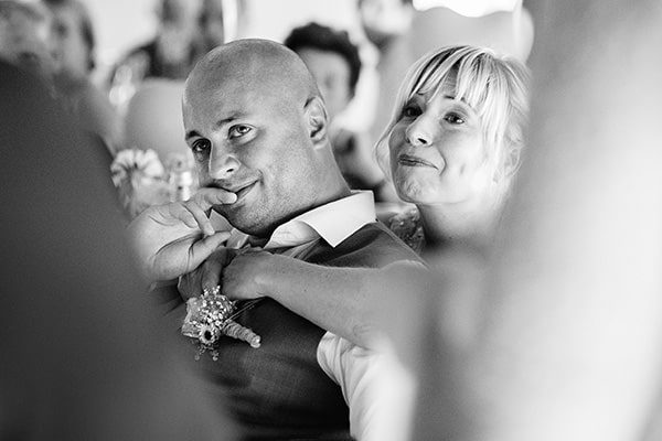 Trouwfotografie_Soulmates Images_13_bruidspaar tijdens het feest