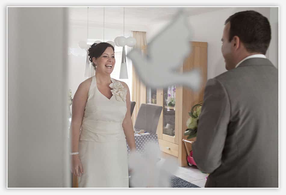 Trouwreportage Bergeijk Eerste ontmoeting van het bruidspaar