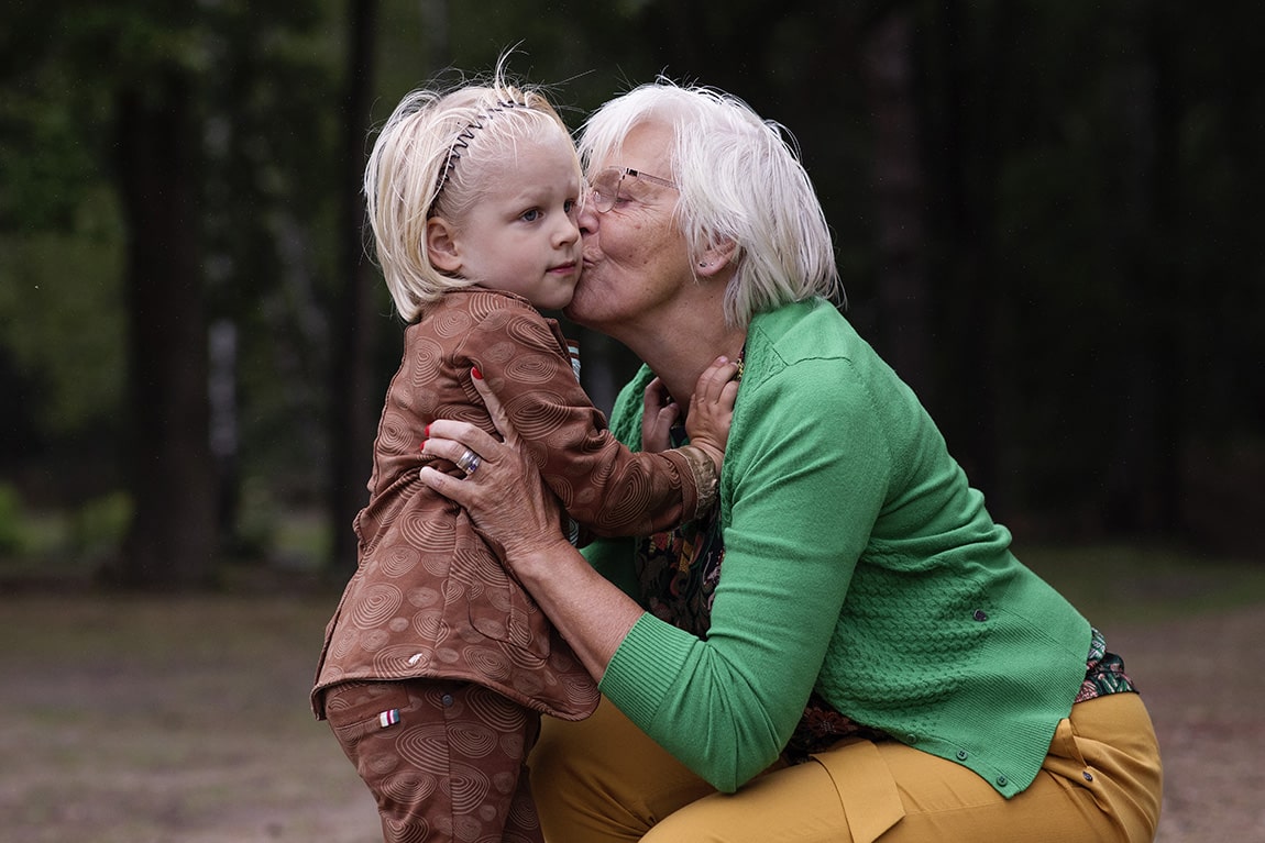 Oma zoent kleinzoon