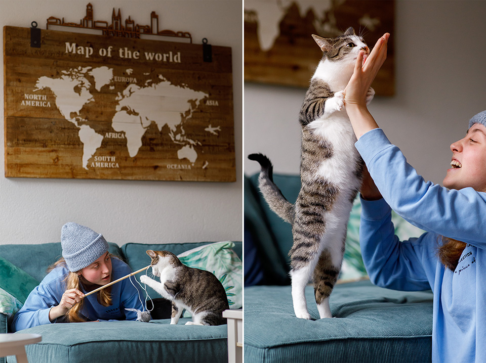 Tijdens de thuisreportage met de kat wordt er veel gespeeld